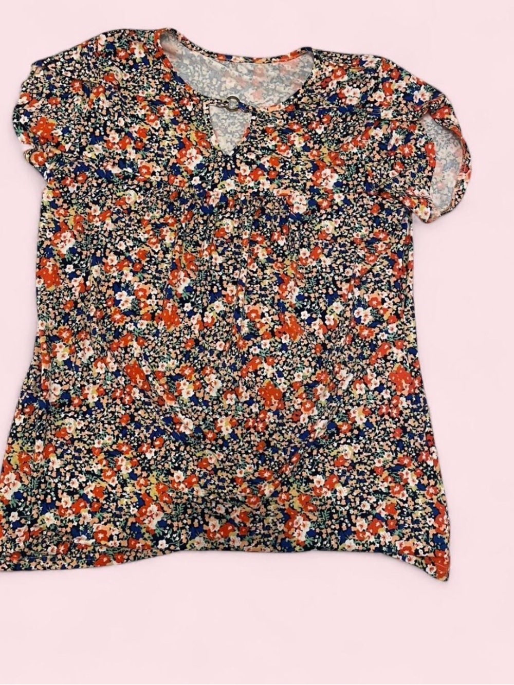 Women’s Boho Floral Short Sleeve Keyhole Top in size L